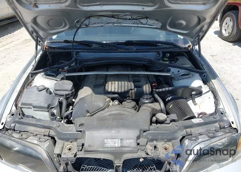 2004 BMW 325Xi z USA, uszkodzony, nr VIN WBAEU33454PR08948